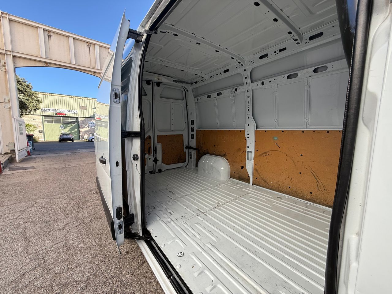 Renault Master III Furgón L3H2 2.3 dCi 136 CV - Foto 9