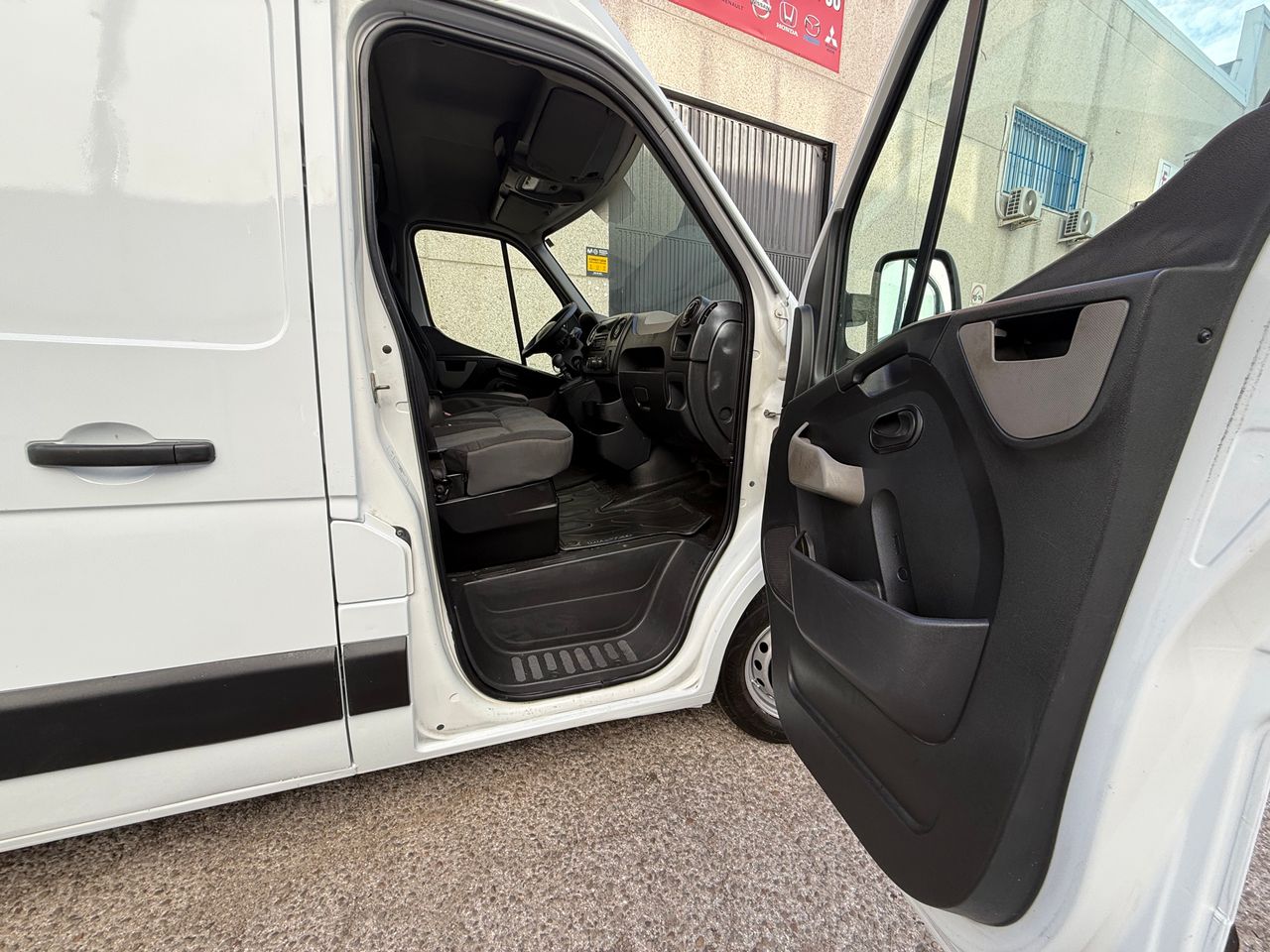 Renault Master III Furgón L3H2 2.3 dCi 136 CV - Foto 10