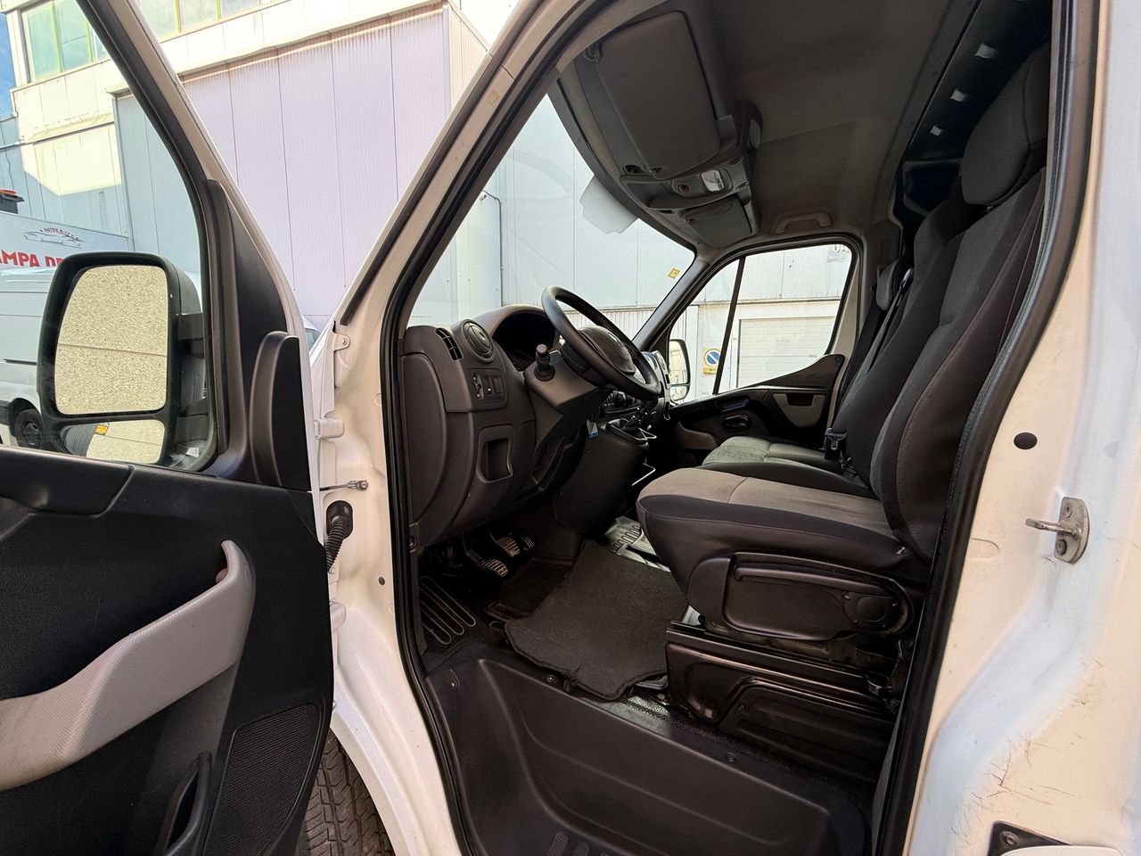 Renault Master III Furgón L3H2 2.3 dCi 136 CV - Foto 16