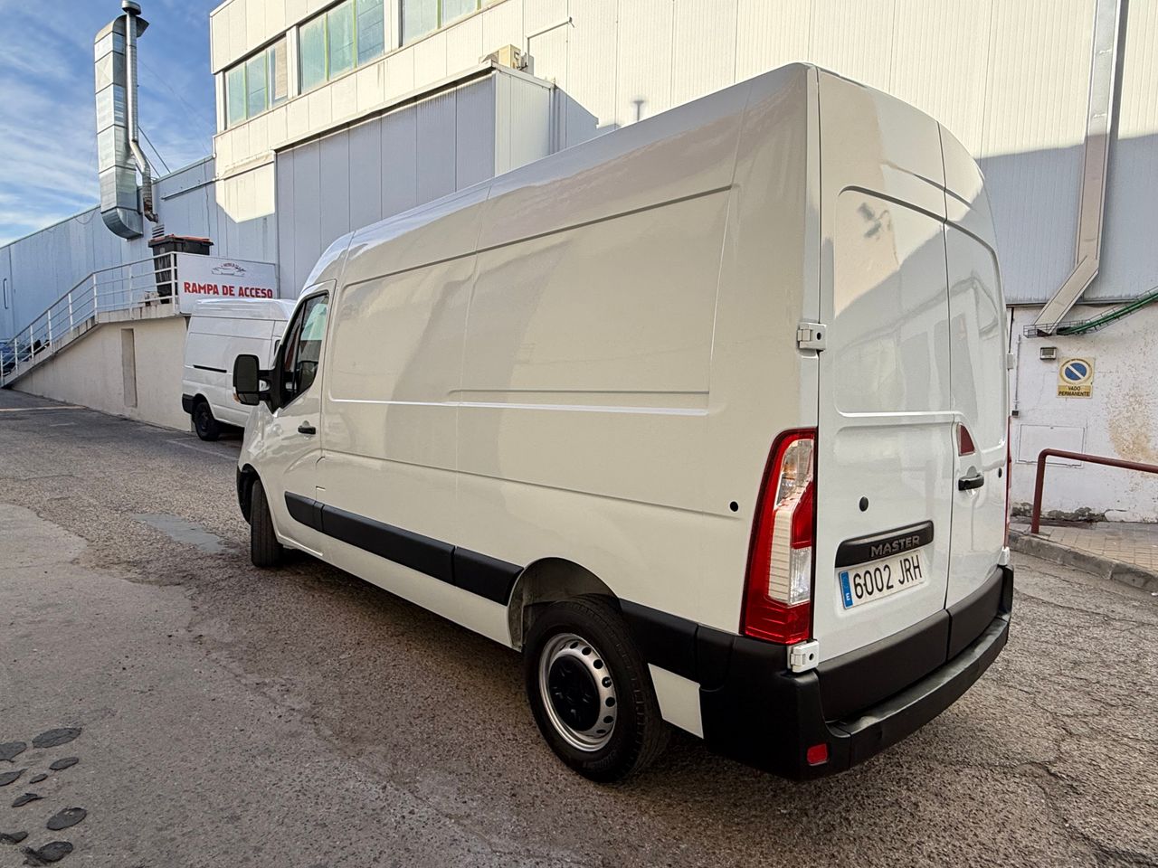 Renault Master III Furgón L3H2 2.3 dCi 136 CV - Foto 13