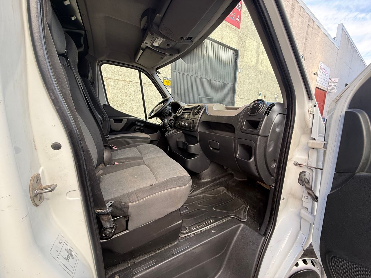 Renault Master III Furgón L3H2 2.3 dCi 136 CV - Foto 11