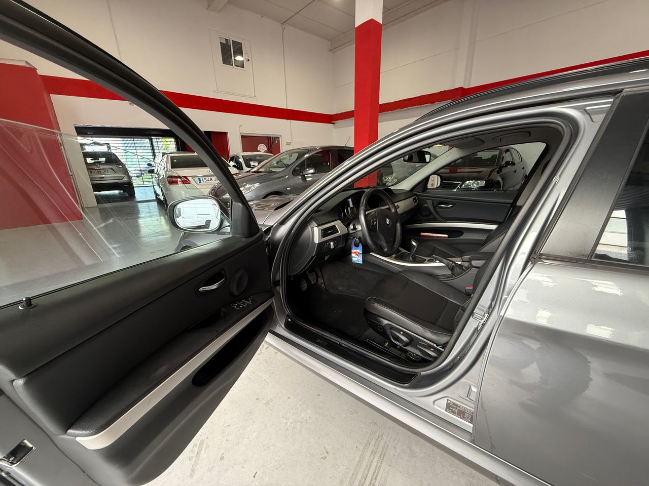 BMW Serie 3 318d Touring - Foto 12
