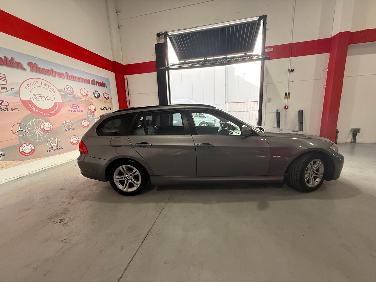 BMW Serie 3 318d Touring - Foto 5
