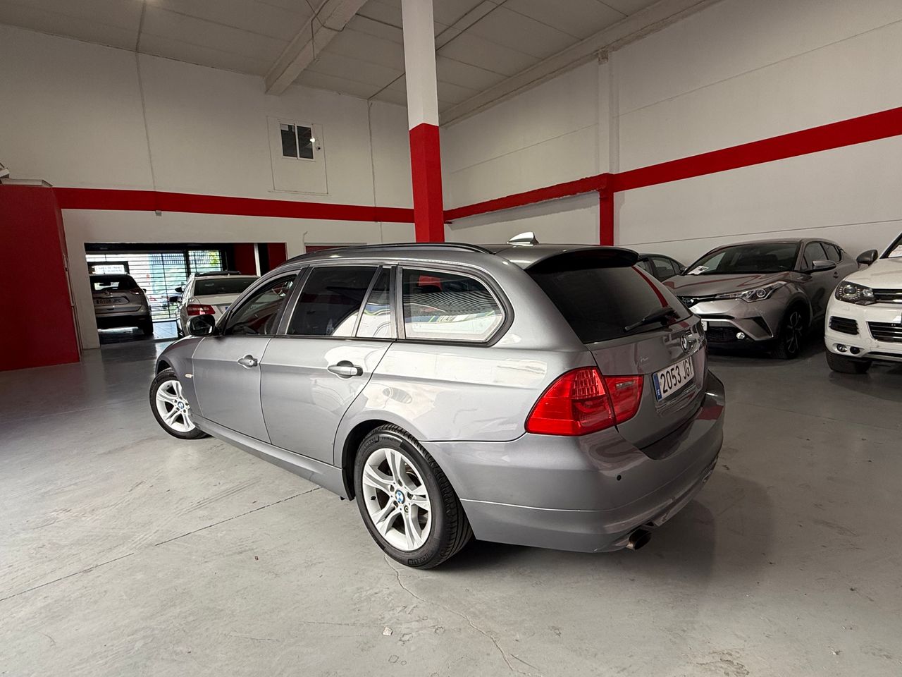 BMW Serie 3 318d Touring - Foto 8
