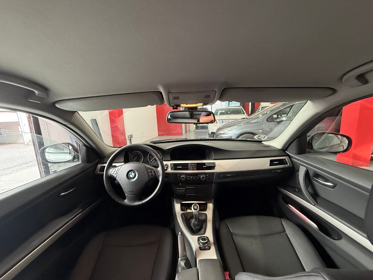 BMW Serie 3 318d Touring - Foto 14