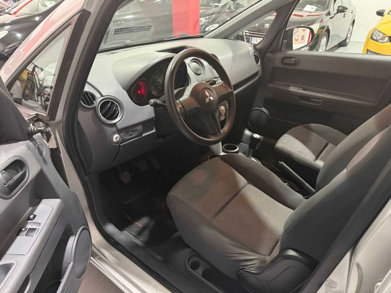 Mitsubishi Colt 1.1 12v Inform - Foto 12