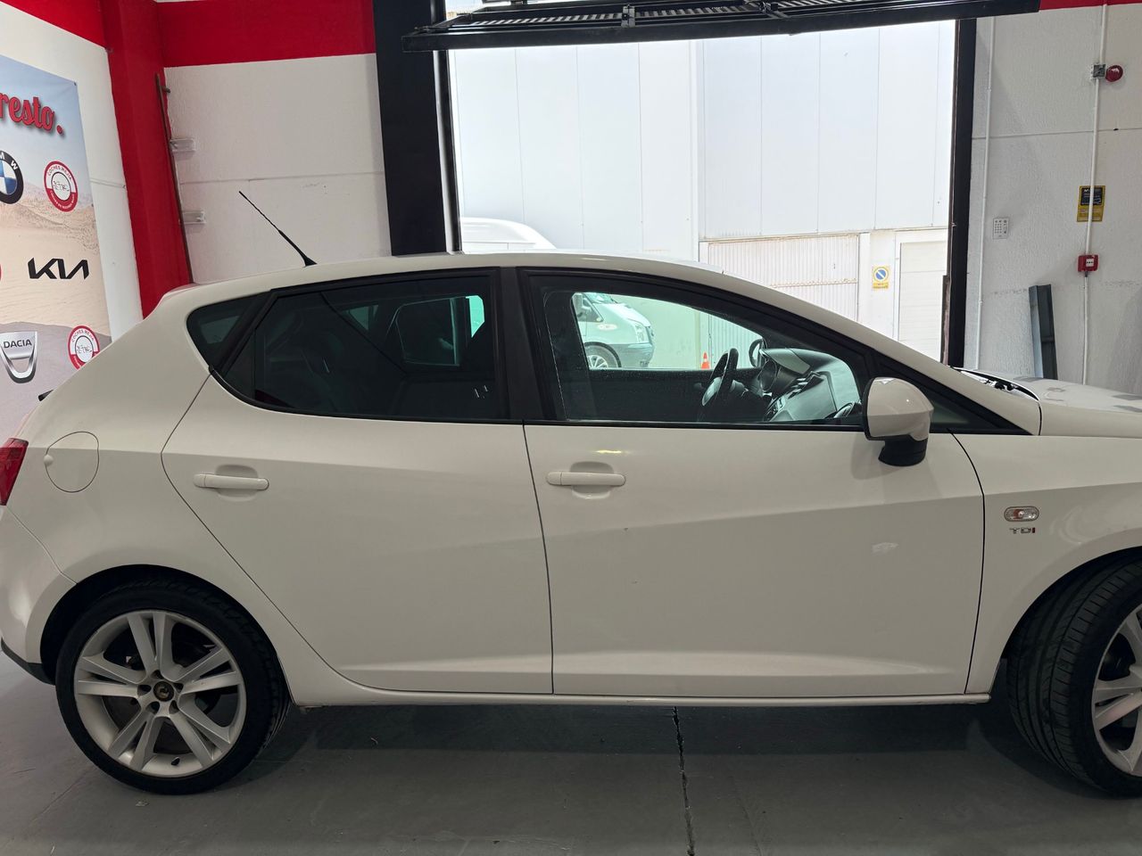 Seat Ibiza 5p 1.9 TDI 105 CV Sport DPF - Foto 4