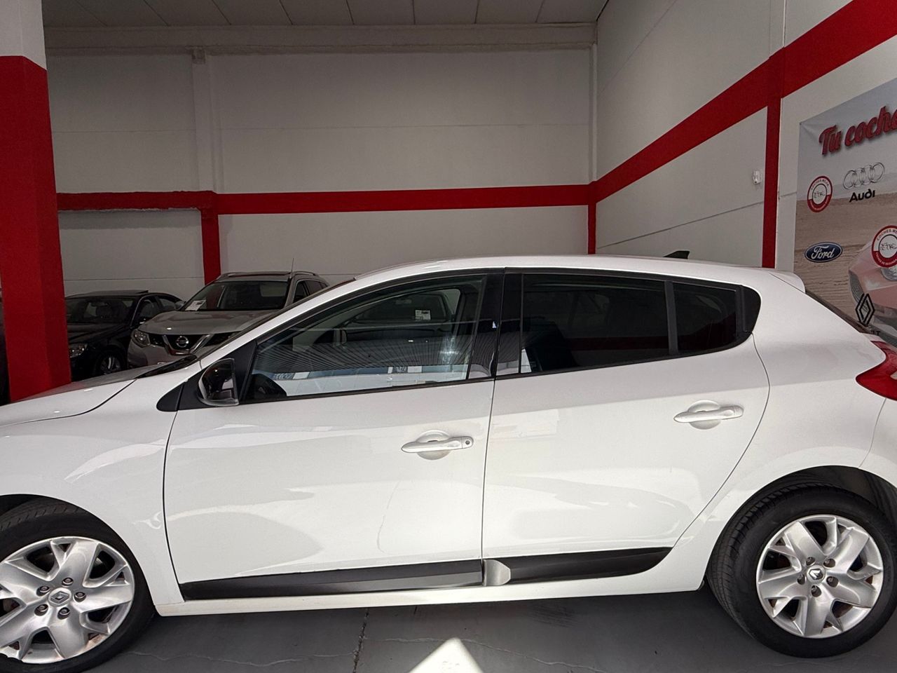 Renault Megane Mégane III Hatchback Van 1.5 dCi 110 CV FAP RENAULT MÉGANE III HATCHBACK VAN 1.5 DCI 110 CV FAP - Foto 4
