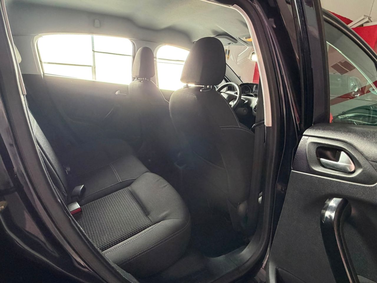 Peugeot 208 3p Style 1.6 BlueHDi 100 S&S - Foto 17