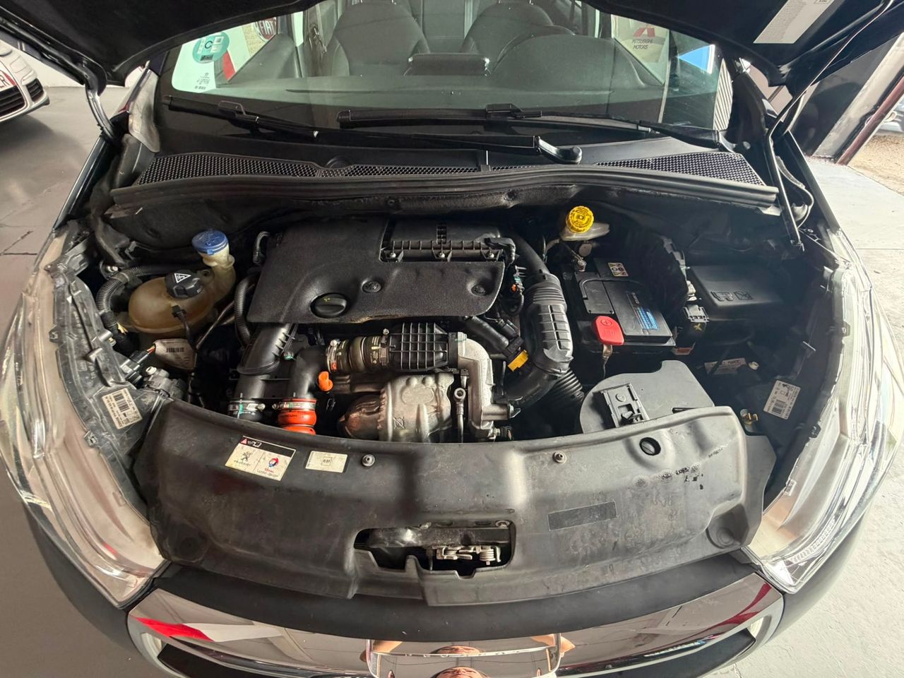 Peugeot 208 3p Style 1.6 BlueHDi 100 S&S - Foto 18