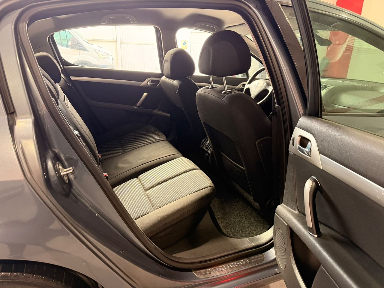 Peugeot 407 Sport 2.0 Peugeot 407 2.0 16V gasolina de 140 CV, berlina amplia - Foto 14