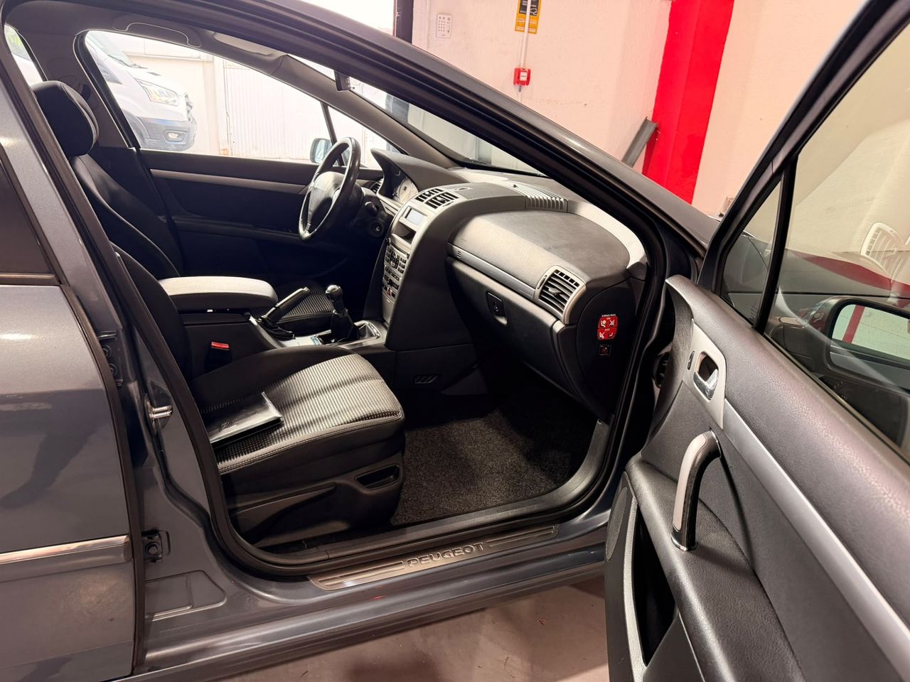 Peugeot 407 Sport 2.0 Peugeot 407 2.0 16V gasolina de 140 CV, berlina amplia - Foto 13