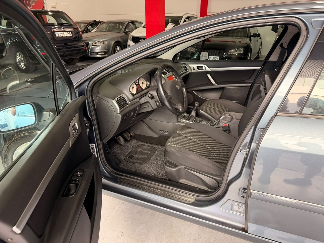 Peugeot 407 Sport 2.0 Peugeot 407 2.0 16V gasolina de 140 CV, berlina amplia - Foto 16