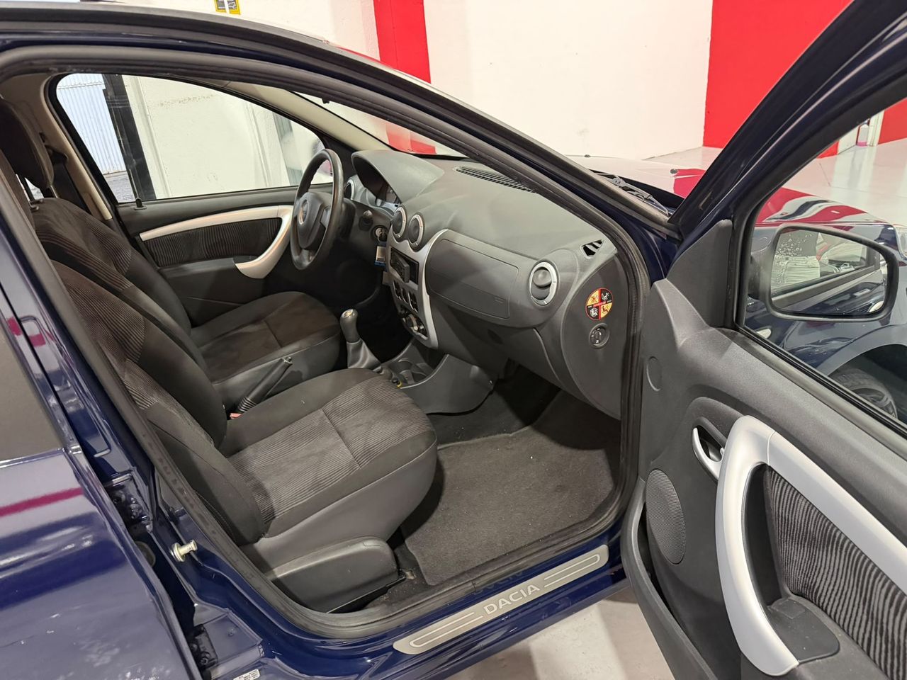 Dacia Sandero Laureate 1.2 16v 75 CV Dacia Sandero 1.2 16V gasolina, compacto, amplio y sencillo de mantener, ideal para ciudad, - Foto 15