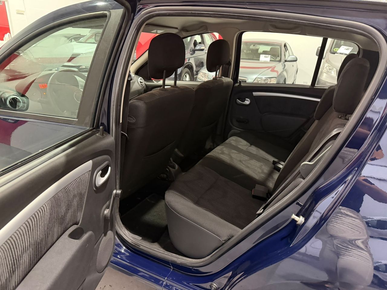Dacia Sandero Laureate 1.2 16v 75 CV Dacia Sandero 1.2 16V gasolina, compacto, amplio y sencillo de mantener, ideal para ciudad, - Foto 13