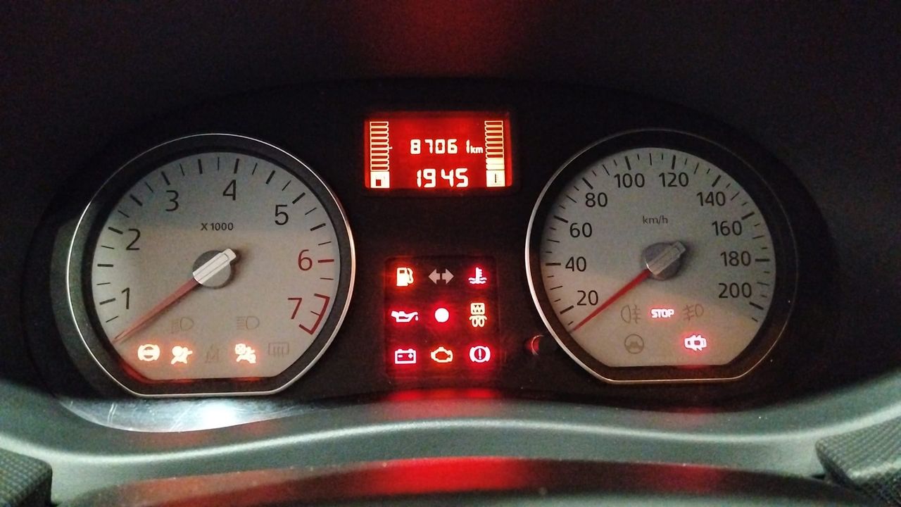 Dacia Sandero Laureate 1.2 16v 75 CV Dacia Sandero 1.2 16V gasolina, compacto, amplio y sencillo de mantener, ideal para ciudad, - Foto 17