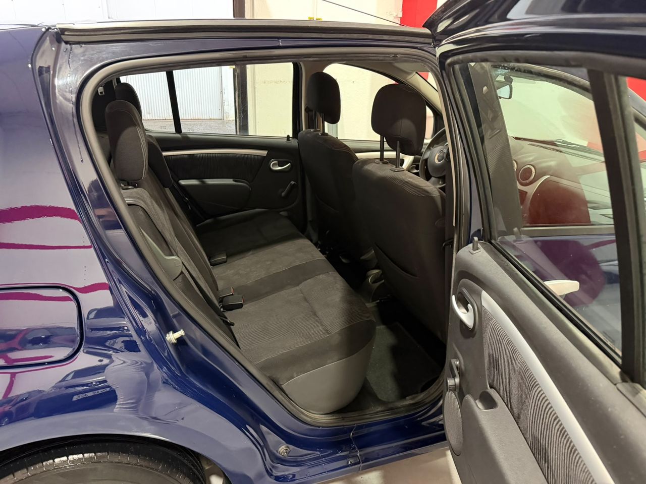 Dacia Sandero Laureate 1.2 16v 75 CV Dacia Sandero 1.2 16V gasolina, compacto, amplio y sencillo de mantener, ideal para ciudad, - Foto 14