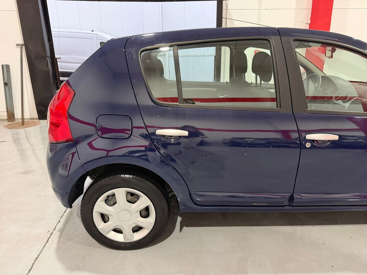 Dacia Sandero Laureate 1.2 16v 75 CV Dacia Sandero 1.2 16V gasolina, compacto, amplio y sencillo de mantener, ideal para ciudad, - Foto 6