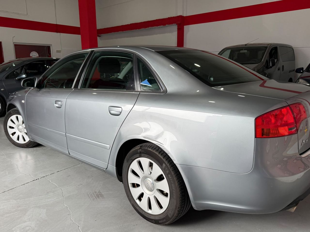Audi A4 2.0 Audi A4 2.0 gasolina 130 CV - Foto 5