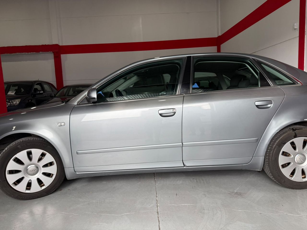 Audi A4 2.0 Audi A4 2.0 gasolina 130 CV - Foto 6