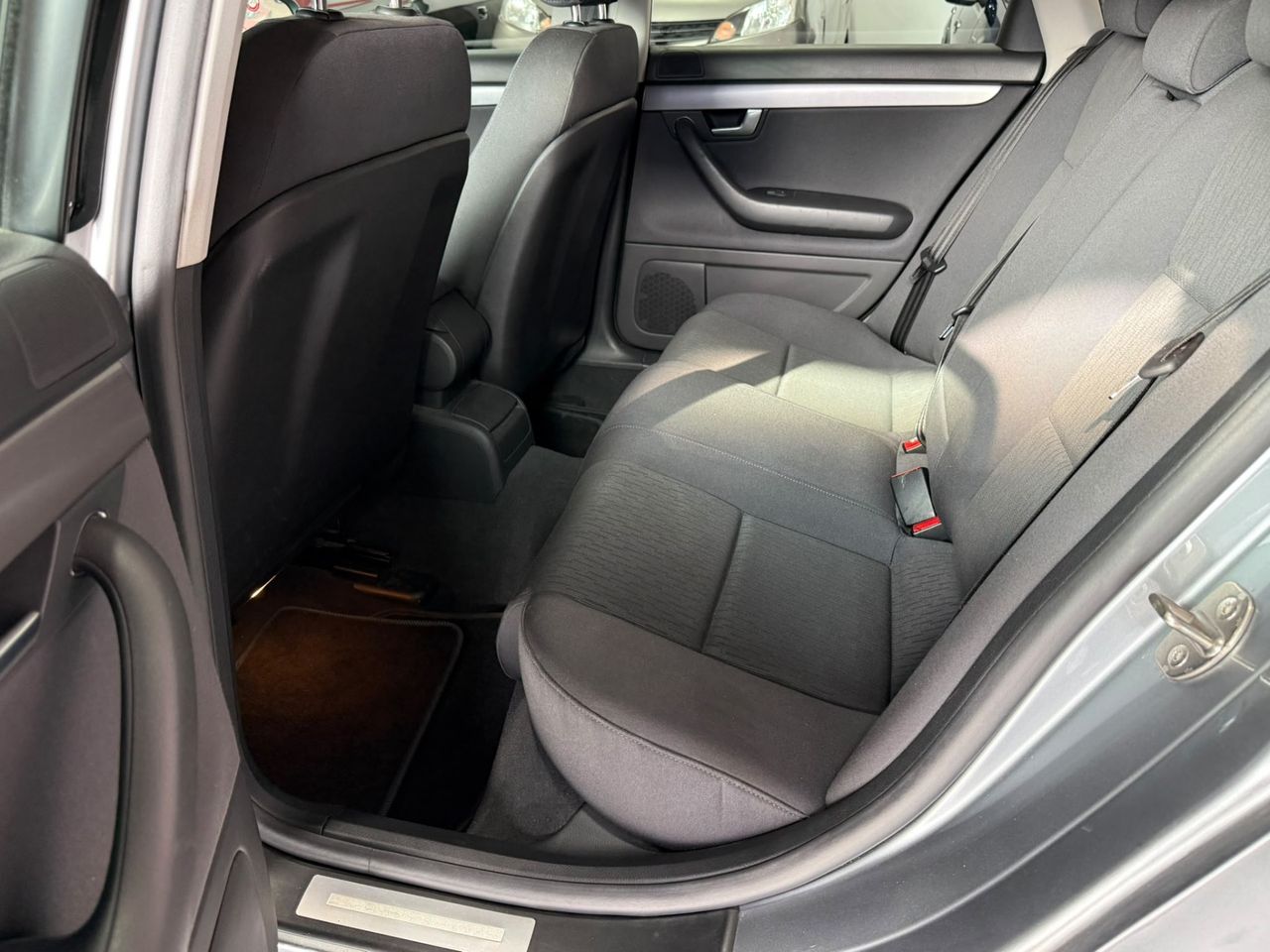 Audi A4 2.0 Audi A4 2.0 gasolina 130 CV - Foto 9