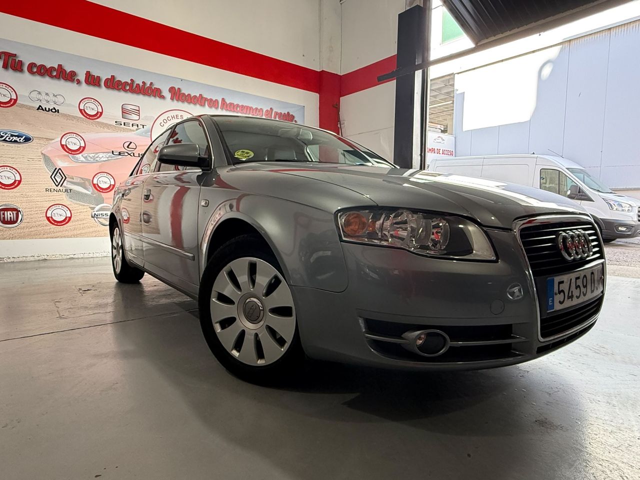 Audi A4 2.0 Audi A4 2.0 gasolina 130 CV - Foto 3