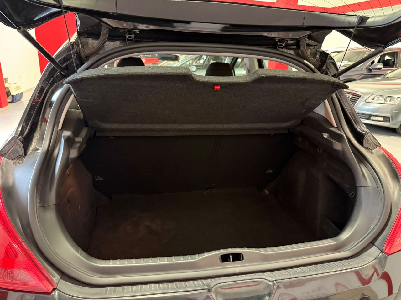 Peugeot 308 5p Premium 1.6 HDi 110 CV FAP Peugeot 308 1.6 HDi 110 FAP Premium - Foto 15