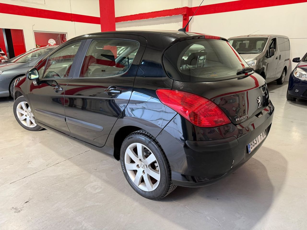 Peugeot 308 5p Premium 1.6 HDi 110 CV FAP Peugeot 308 1.6 HDi 110 FAP Premium - Foto 9