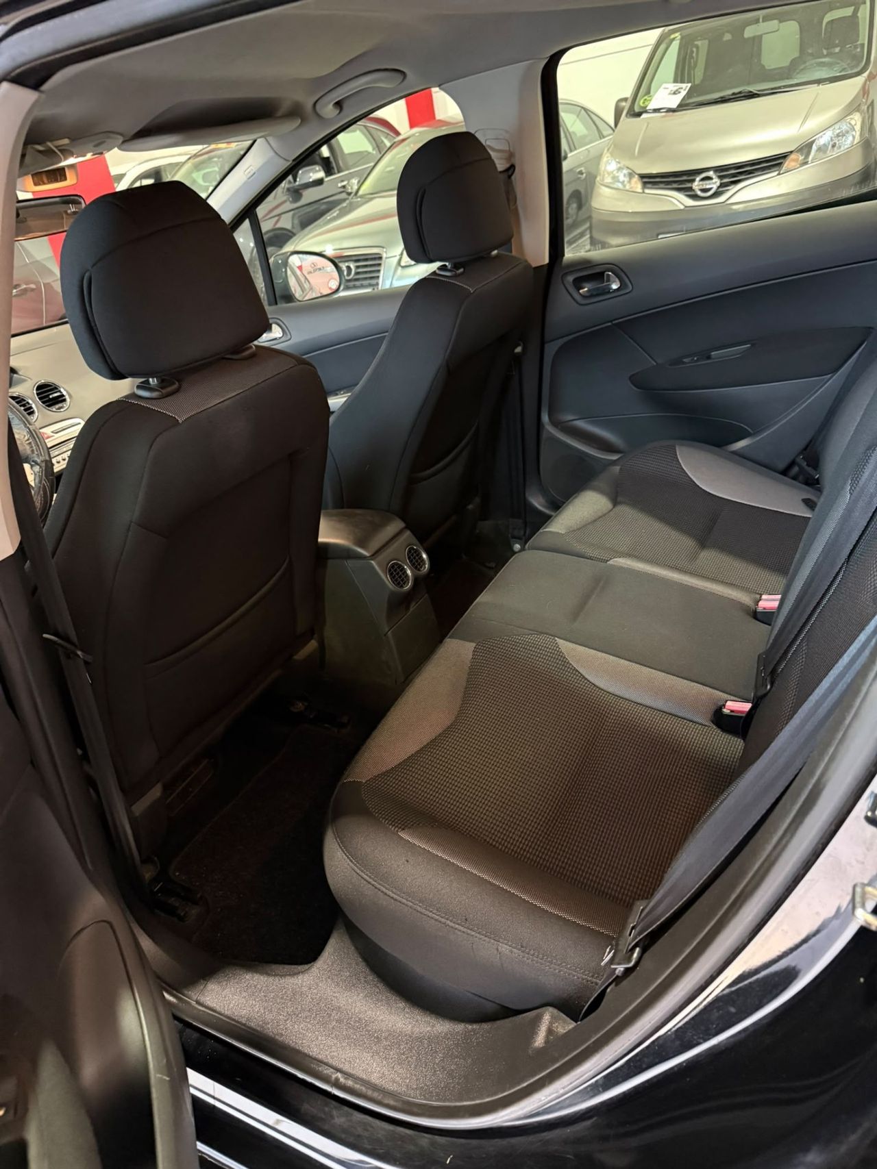Peugeot 308 5p Premium 1.6 HDi 110 CV FAP Peugeot 308 1.6 HDi 110 FAP Premium - Foto 14