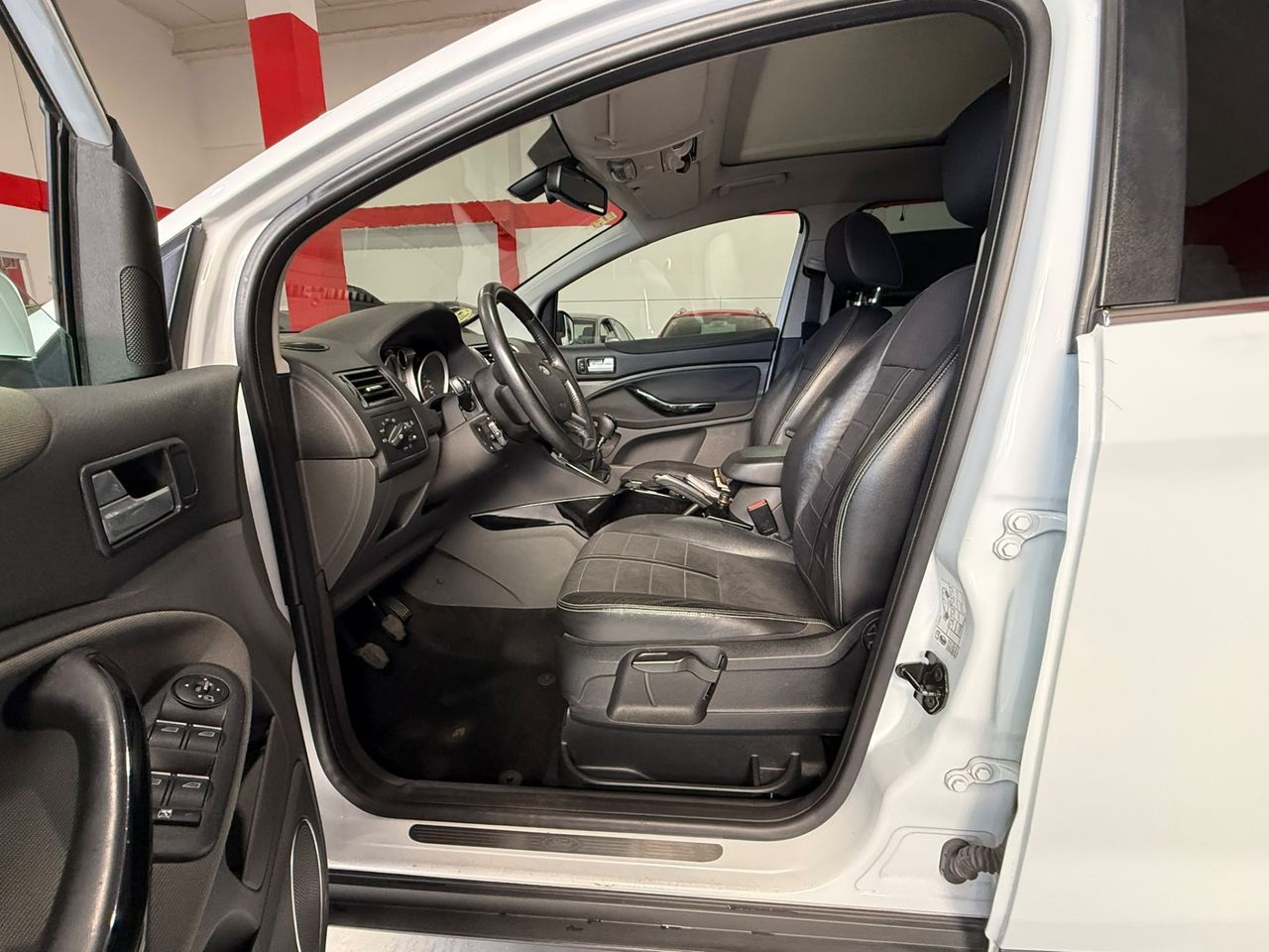 Ford Kuga Titanium S 2.0 TDCi 140 CV 4WD Ford Kuga 2.0 TDCi Titanium S 4WD, SUV diésel de 140 CV, amplio, - Foto 16