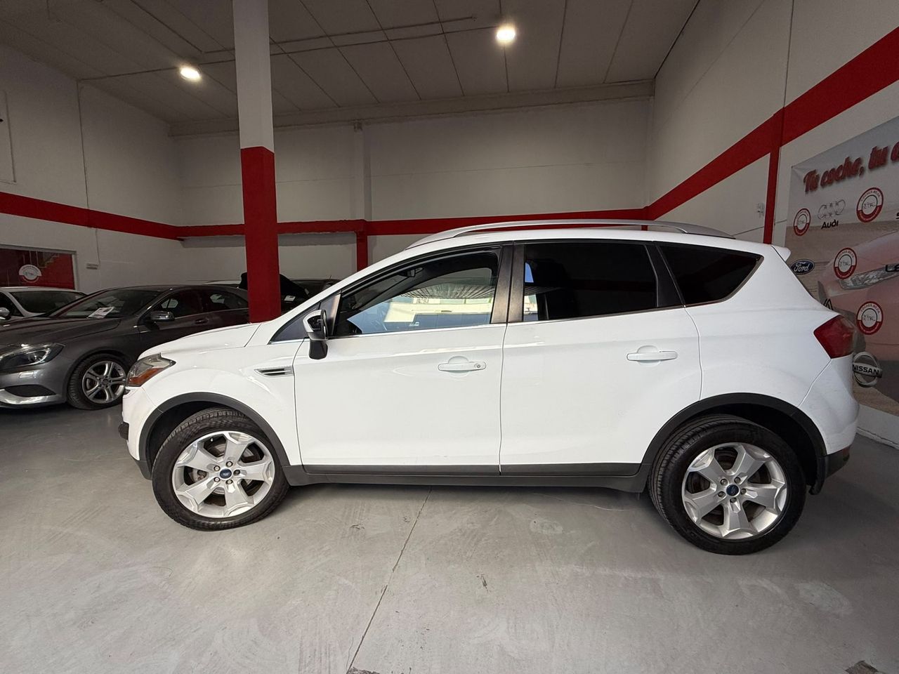 Ford Kuga Titanium S 2.0 TDCi 140 CV 4WD Ford Kuga 2.0 TDCi Titanium S 4WD, SUV diésel de 140 CV, amplio, - Foto 7