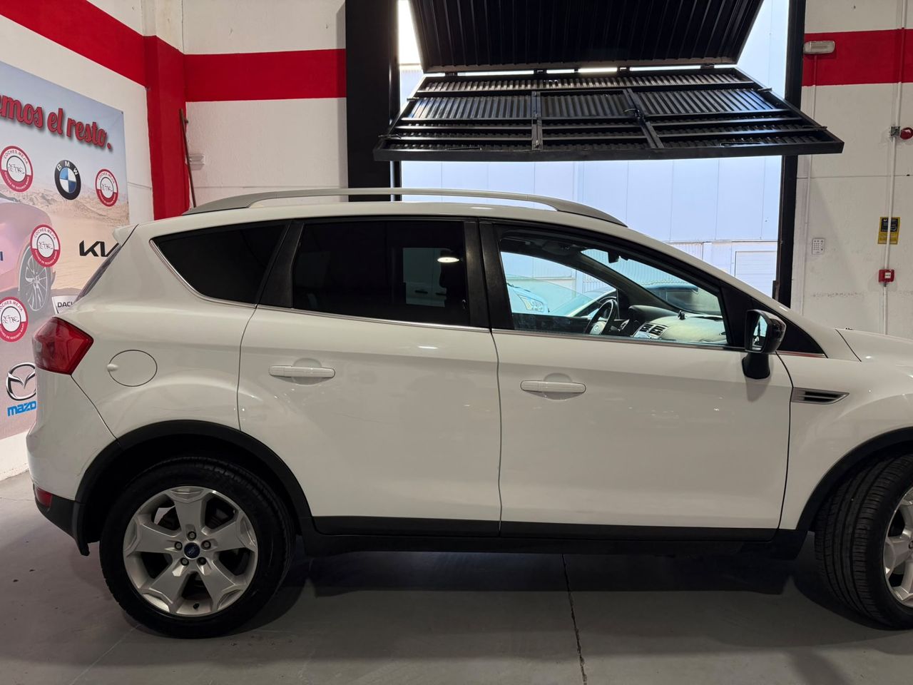 Ford Kuga Titanium S 2.0 TDCi 140 CV 4WD Ford Kuga 2.0 TDCi Titanium S 4WD, SUV diésel de 140 CV, amplio, - Foto 5