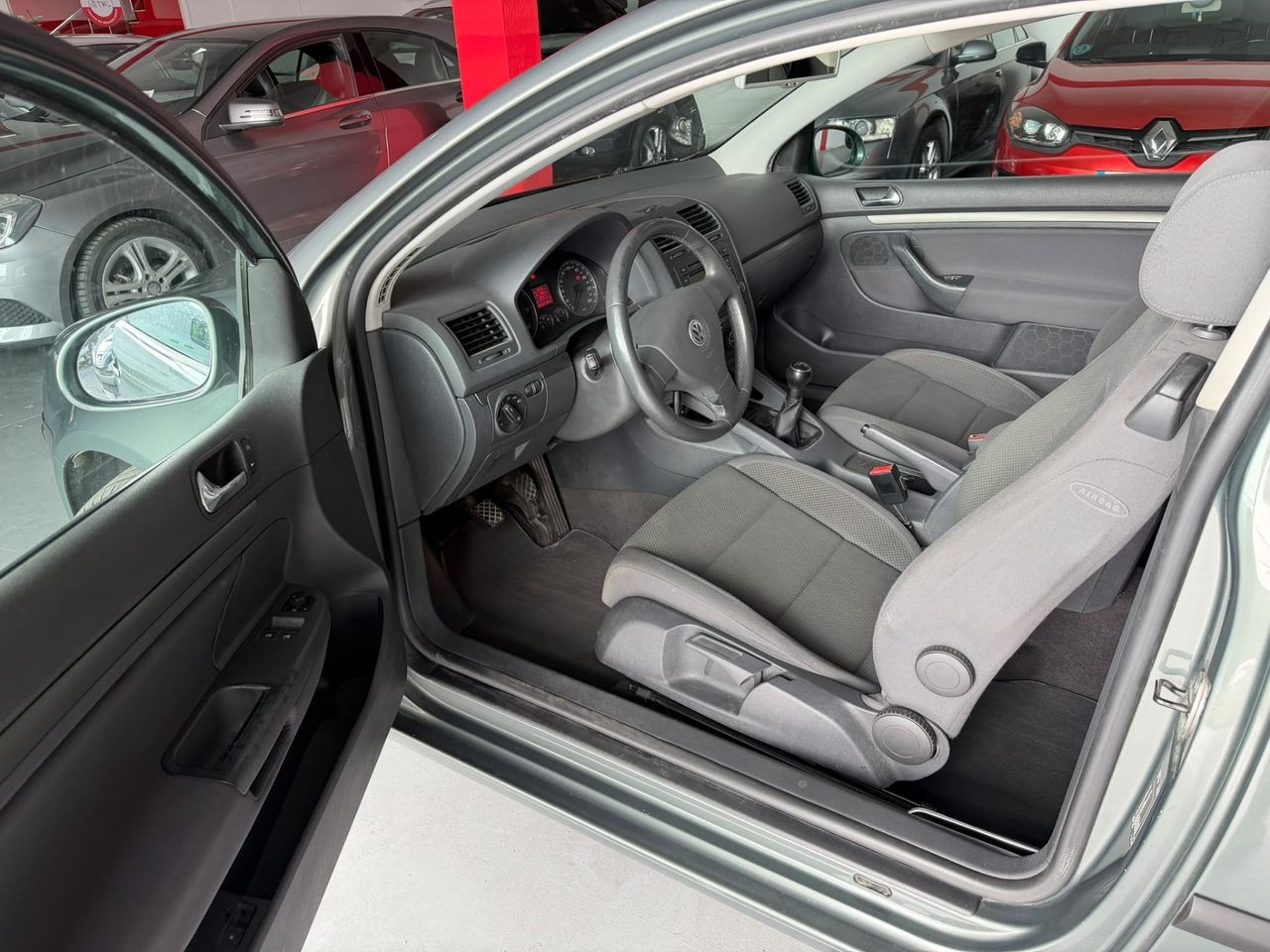 Volkswagen Golf 3p Highline 1.9 TDI 105 CV - Foto 9