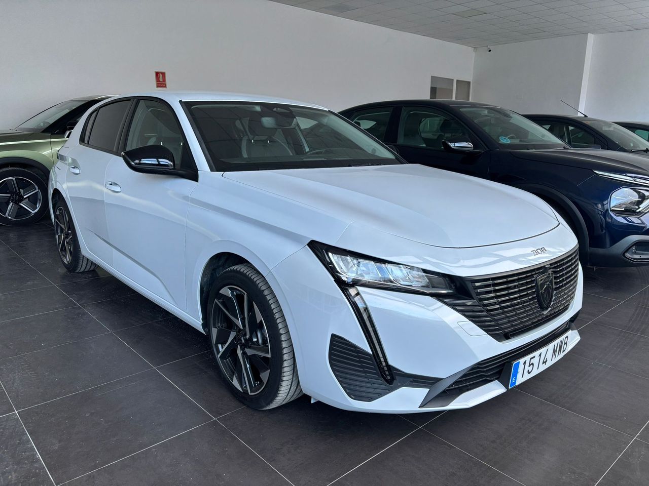 Peugeot 308 5p Active Hybrid 136 e-DCS6 - Foto 2