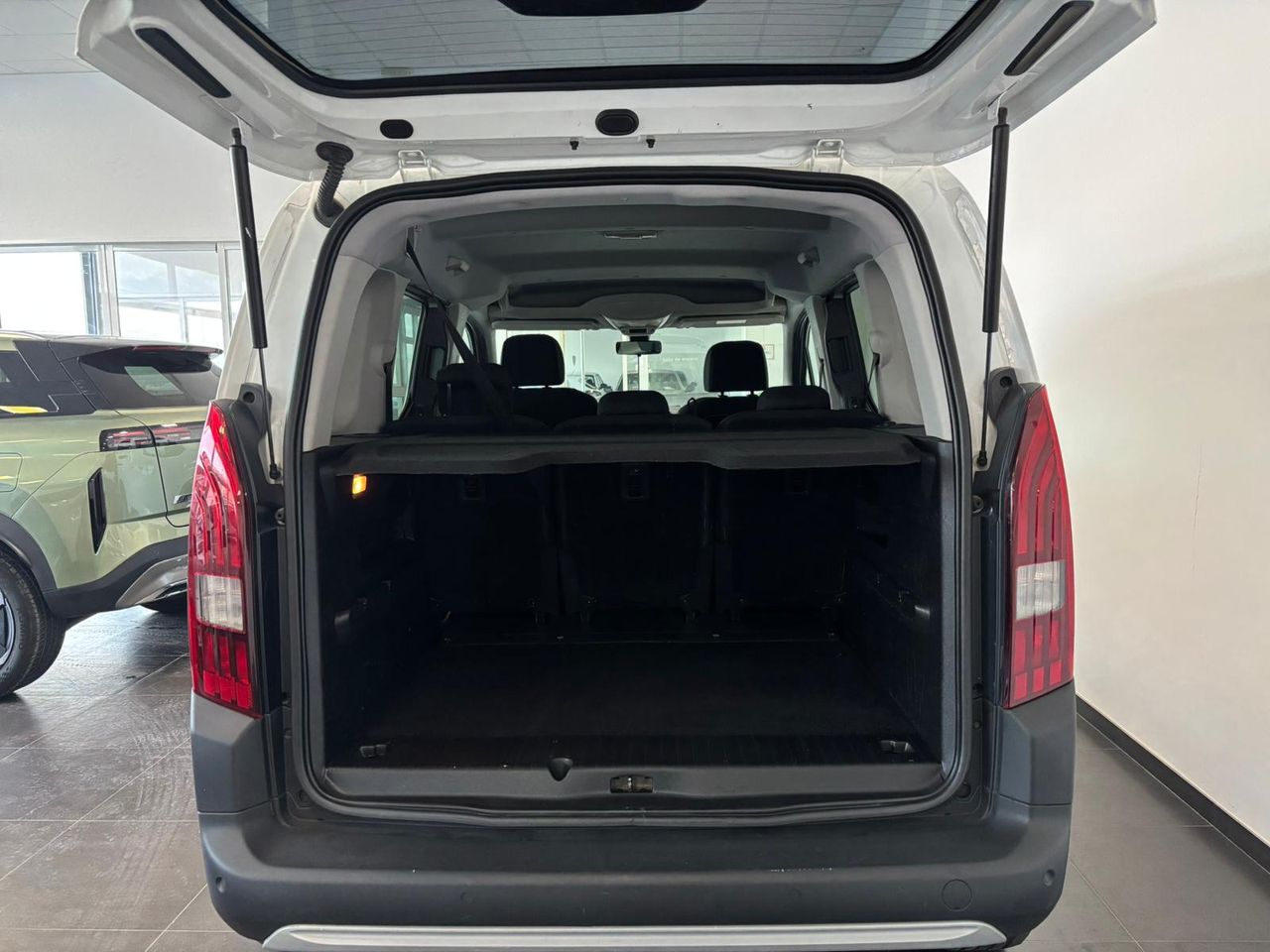 Peugeot Rifter Allure Standard BlueHDi 130 - Foto 2