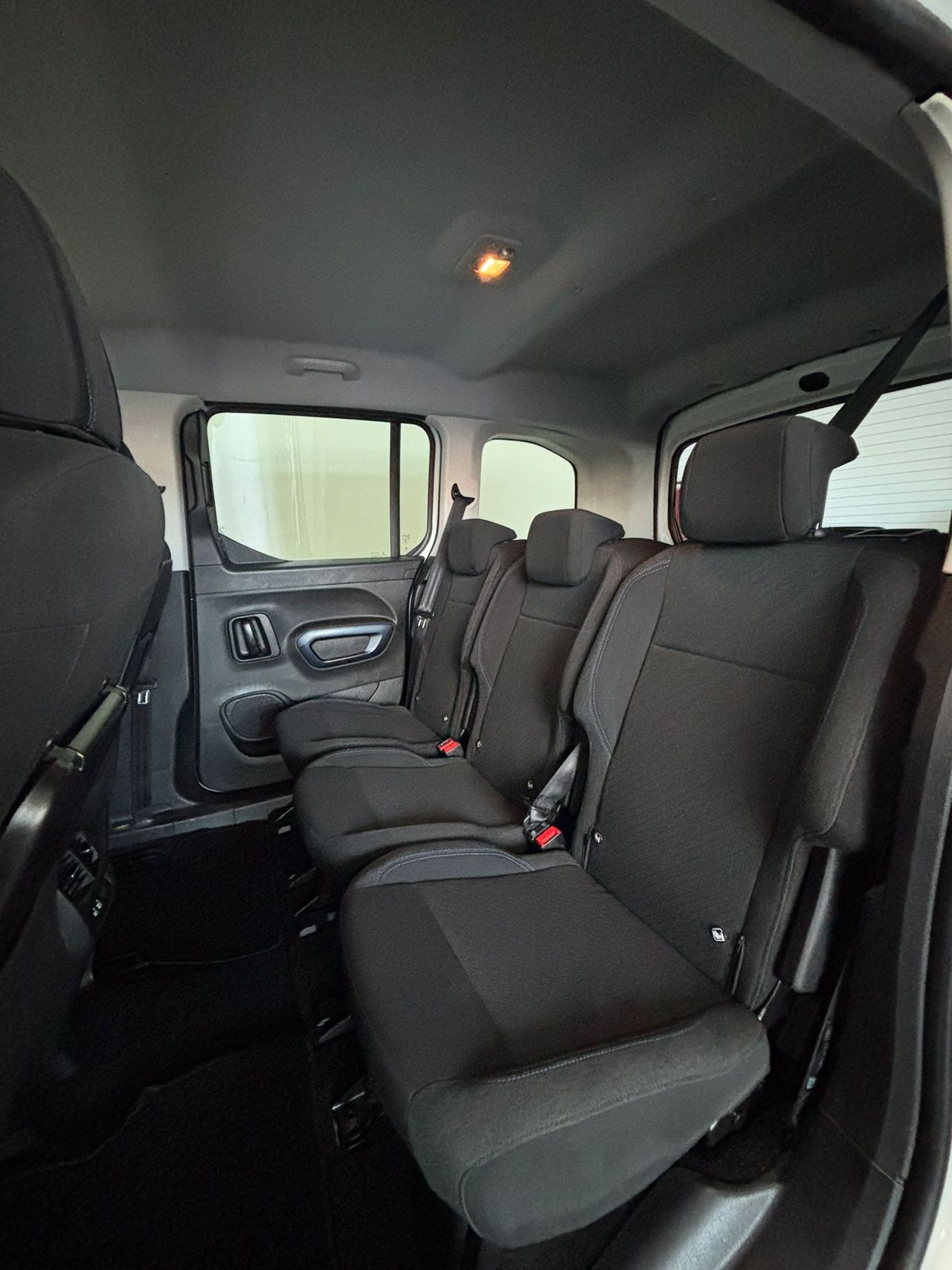 Peugeot Rifter Allure Standard BlueHDi 130 - Foto 2