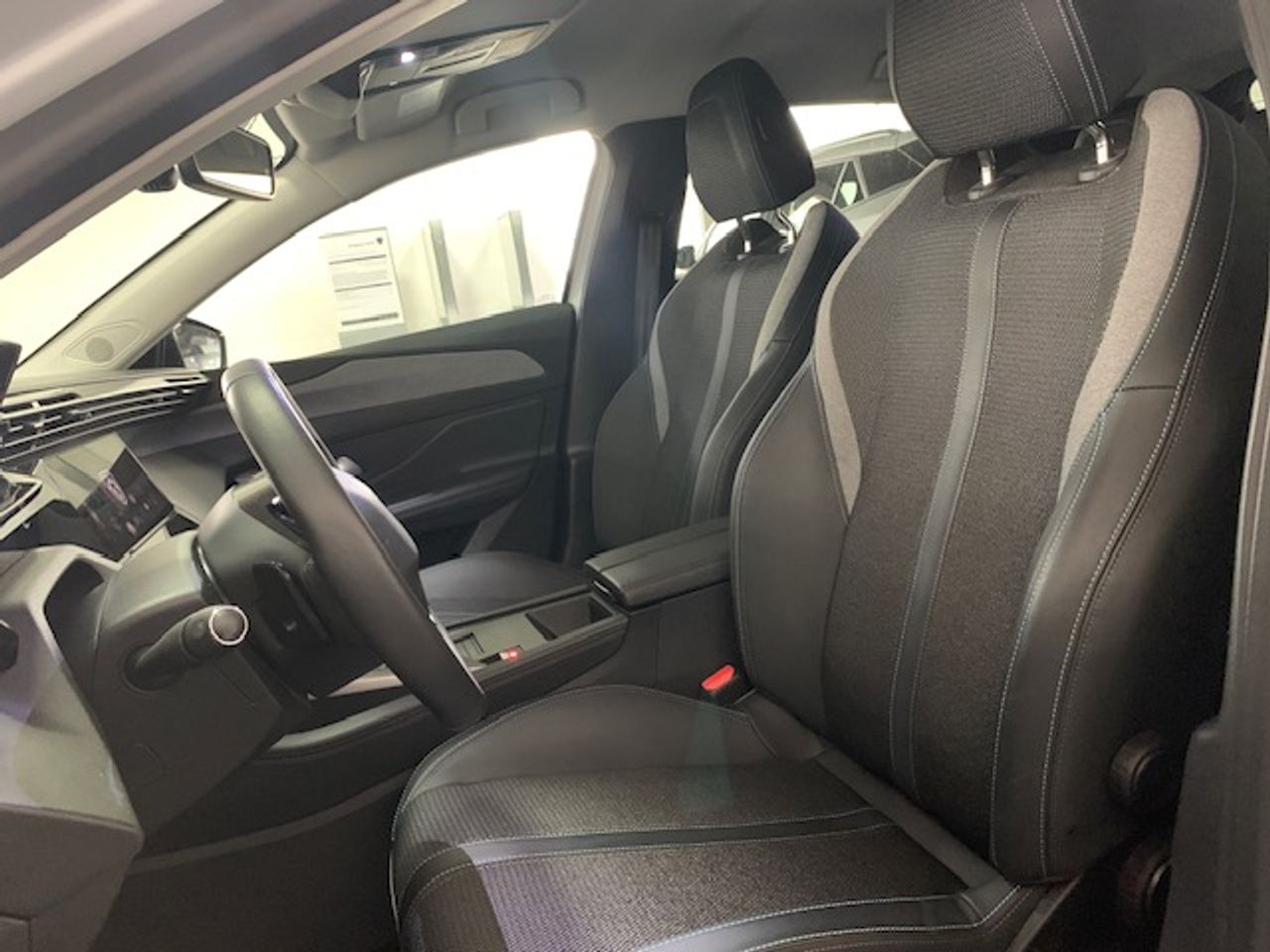 Peugeot 308 5p Allure Hybrid 136 e-DCS6 - Foto 2