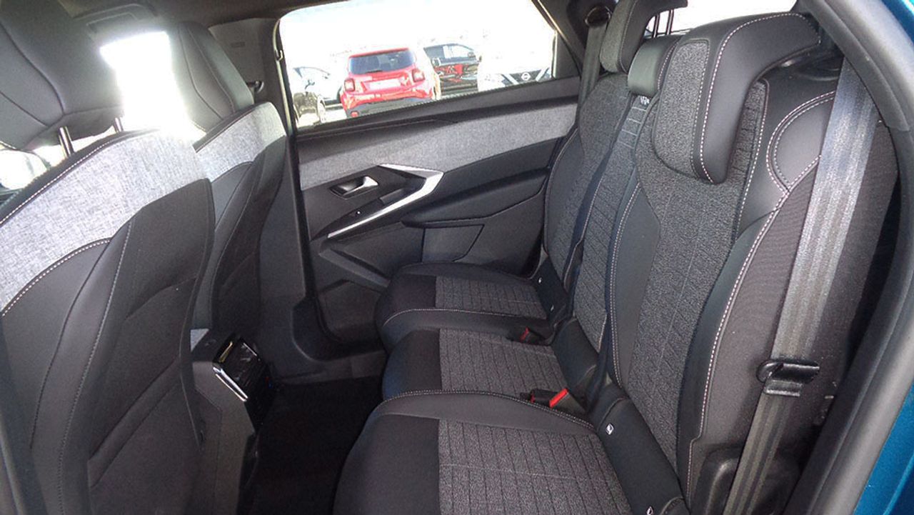 Peugeot 5008 Allure Hybrid 145 e-DCS6 - Foto 2