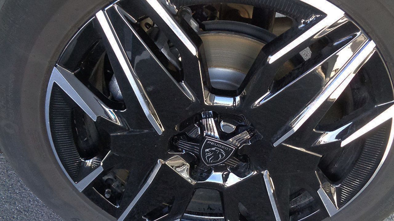 Peugeot 5008 Allure Hybrid 145 e-DCS6 - Foto 2