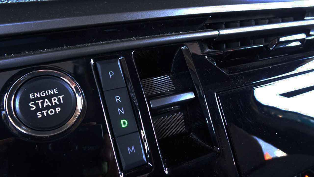 Peugeot 5008 Allure Hybrid 145 e-DCS6 - Foto 2