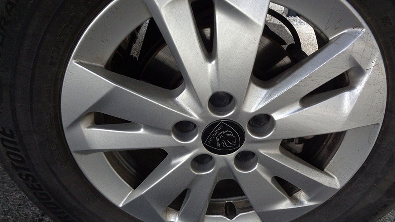 Peugeot Rifter Standard Allure BlueHDi 100 - Foto 2