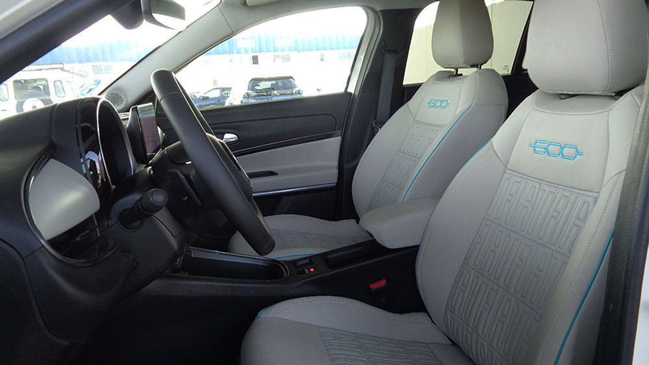 Fiat 600 Hybrid La Prima 74 kW (100 CV) - Foto 2