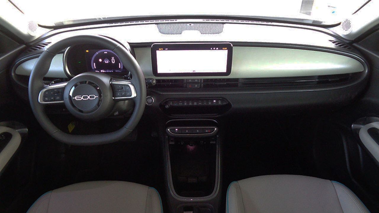 Fiat 600 Hybrid La Prima 74 kW (100 CV) - Foto 2