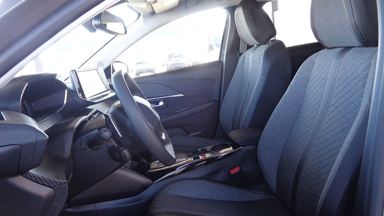 Peugeot 208 5p Allure Hybrid 110 e-DCS6 - Foto 2