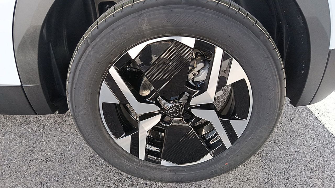 Peugeot 2008 Allure Hybrid 145 e-DCS6 - Foto 2