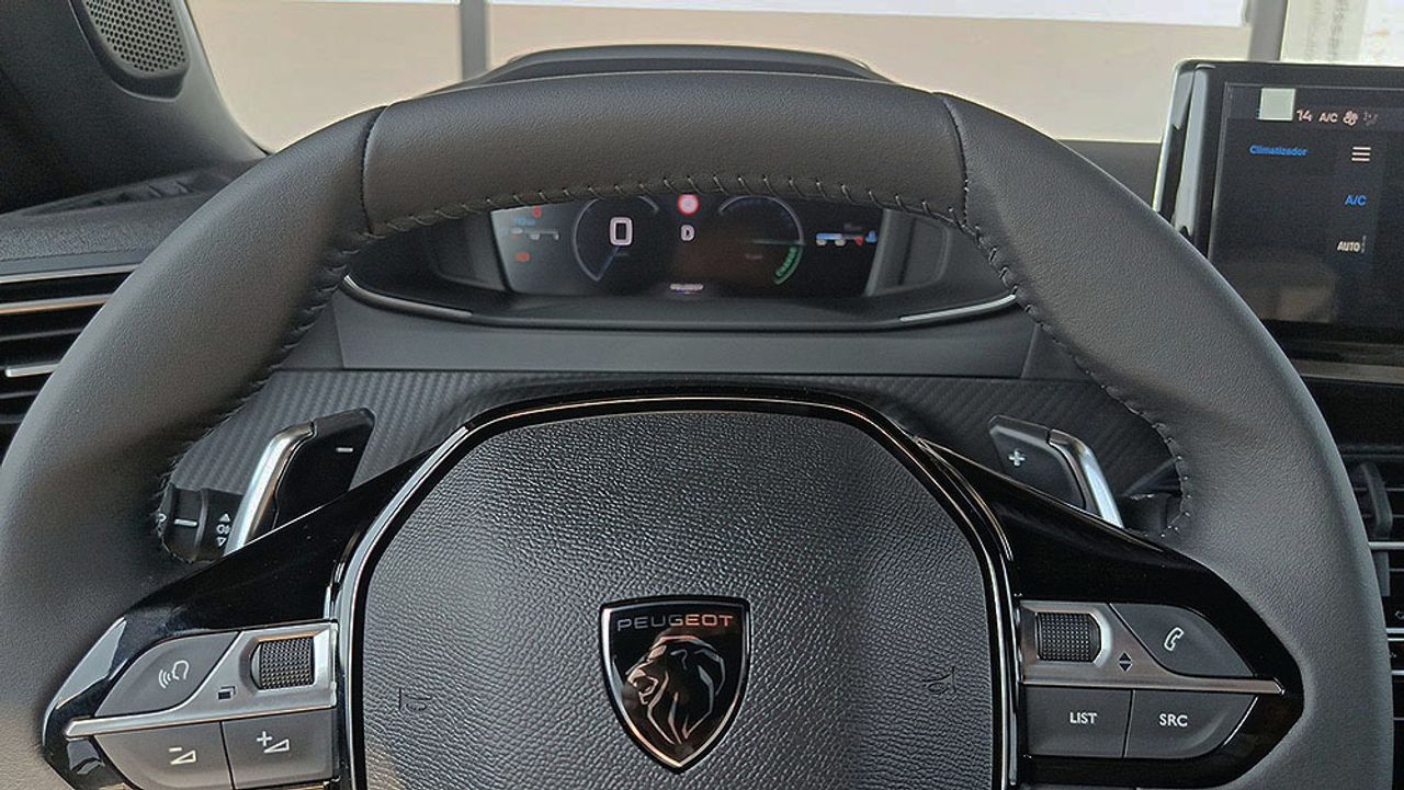 Peugeot 2008 Allure Hybrid 145 e-DCS6 - Foto 2