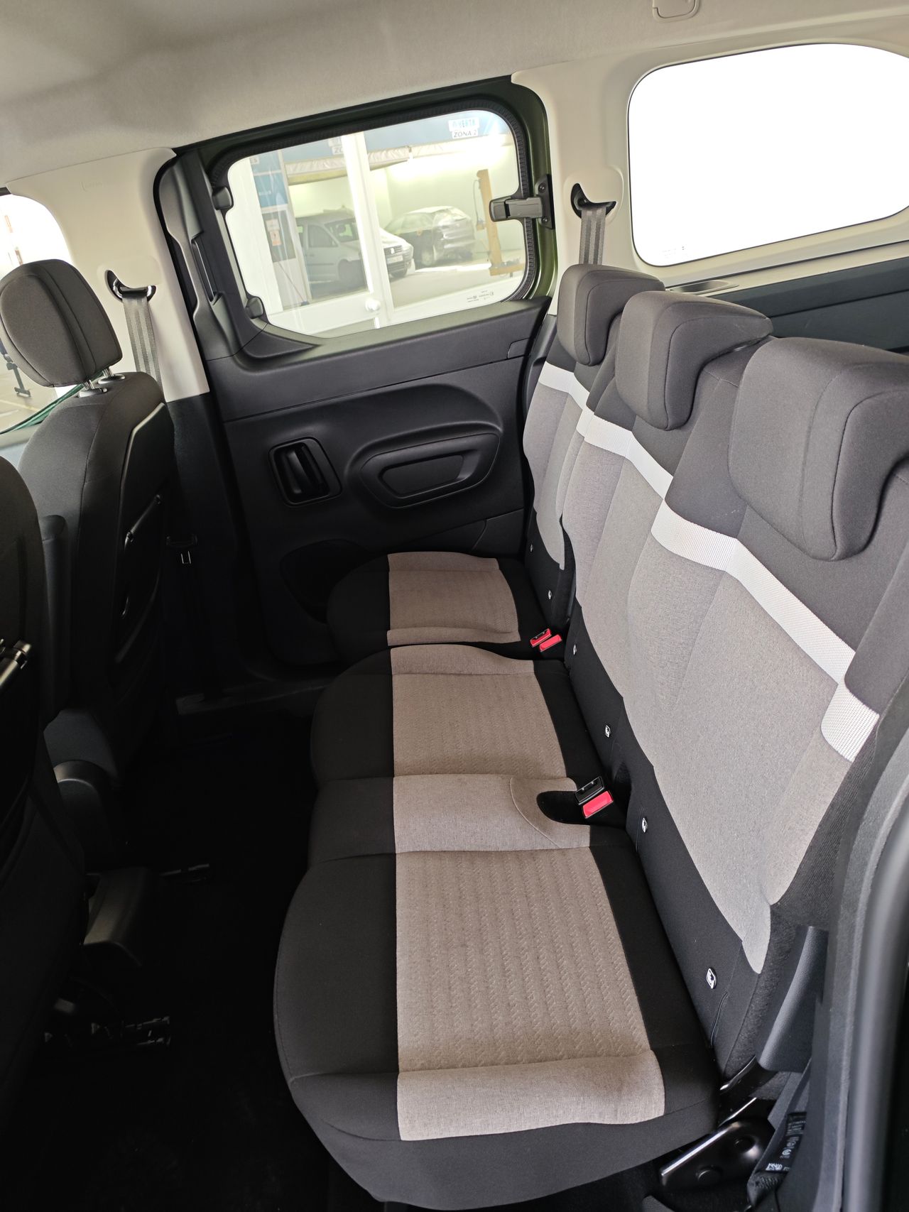 Citroën Berlingo XL BlueHDI 130 S&S EAT8 PLUS - Foto 2