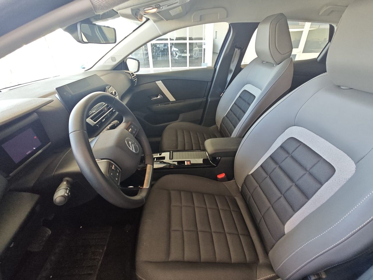 Citroën C4 PLUS Hybrid 145CV ë-DSC6 - Foto 2