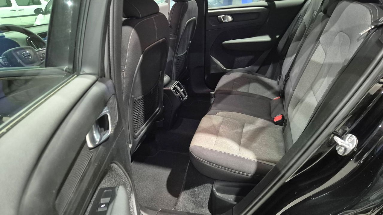 Volvo XC40 2.0 B3 G Core Auto - Foto 2