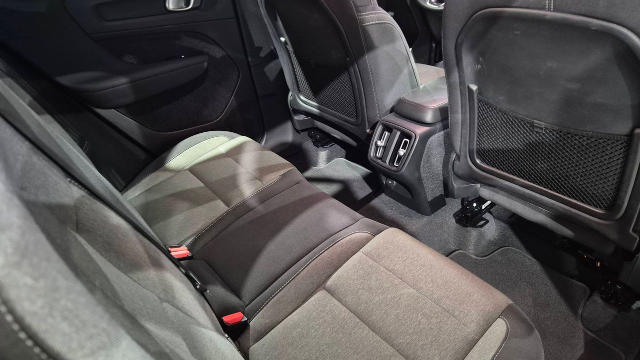 Volvo XC40 2.0 B3 G Core Auto - Foto 2